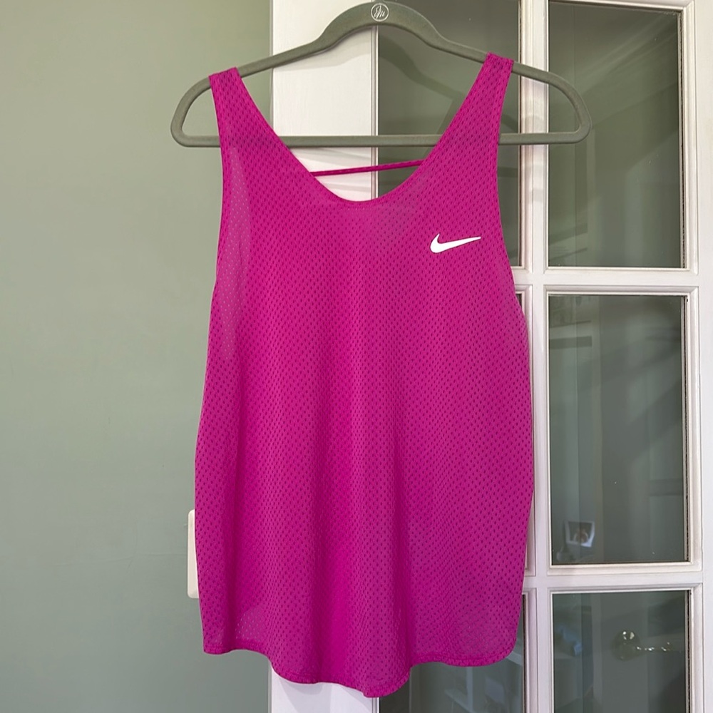 Nike top